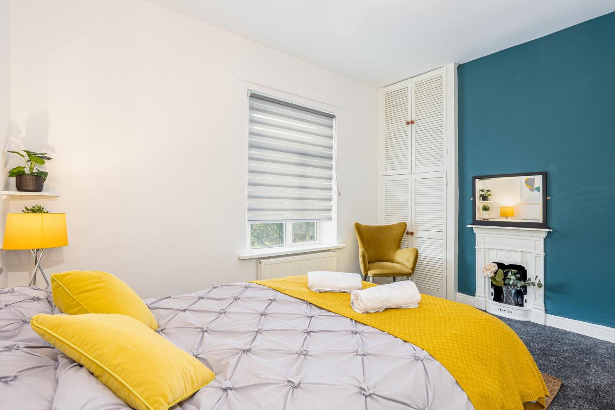 Coronation House By Yourstays - 3 Bedroom House In Newcastle-Under-Lyme Stoke-on-Trent Exterior foto